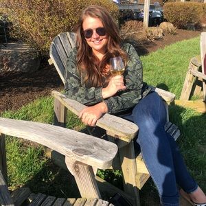 Meet your Posher, Elizabeth